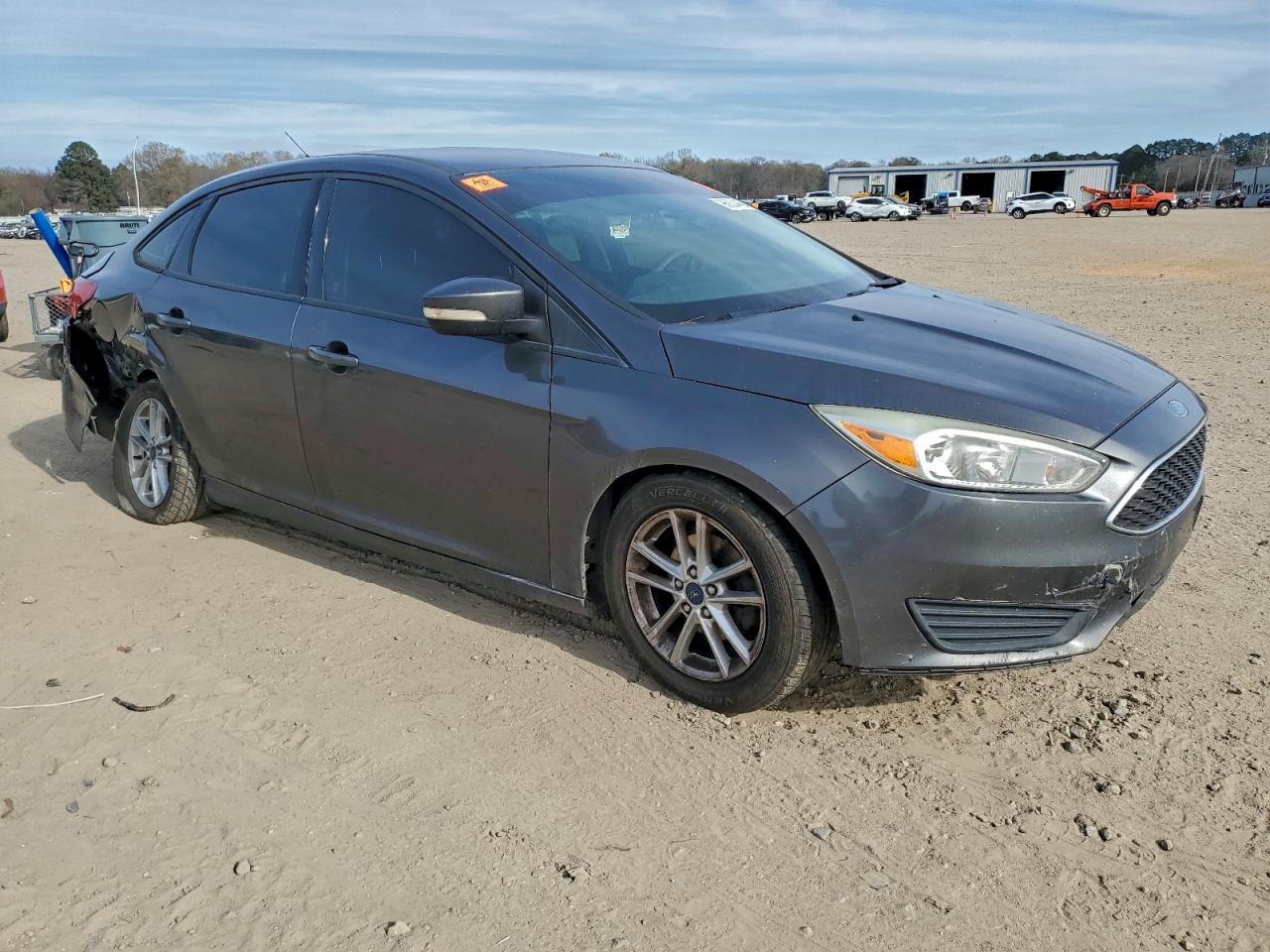 2015 FORD FOCUS SE photo 4
