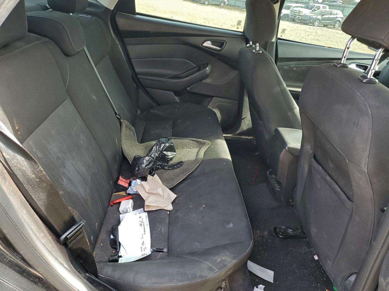 2015 FORD FOCUS SE photo 10