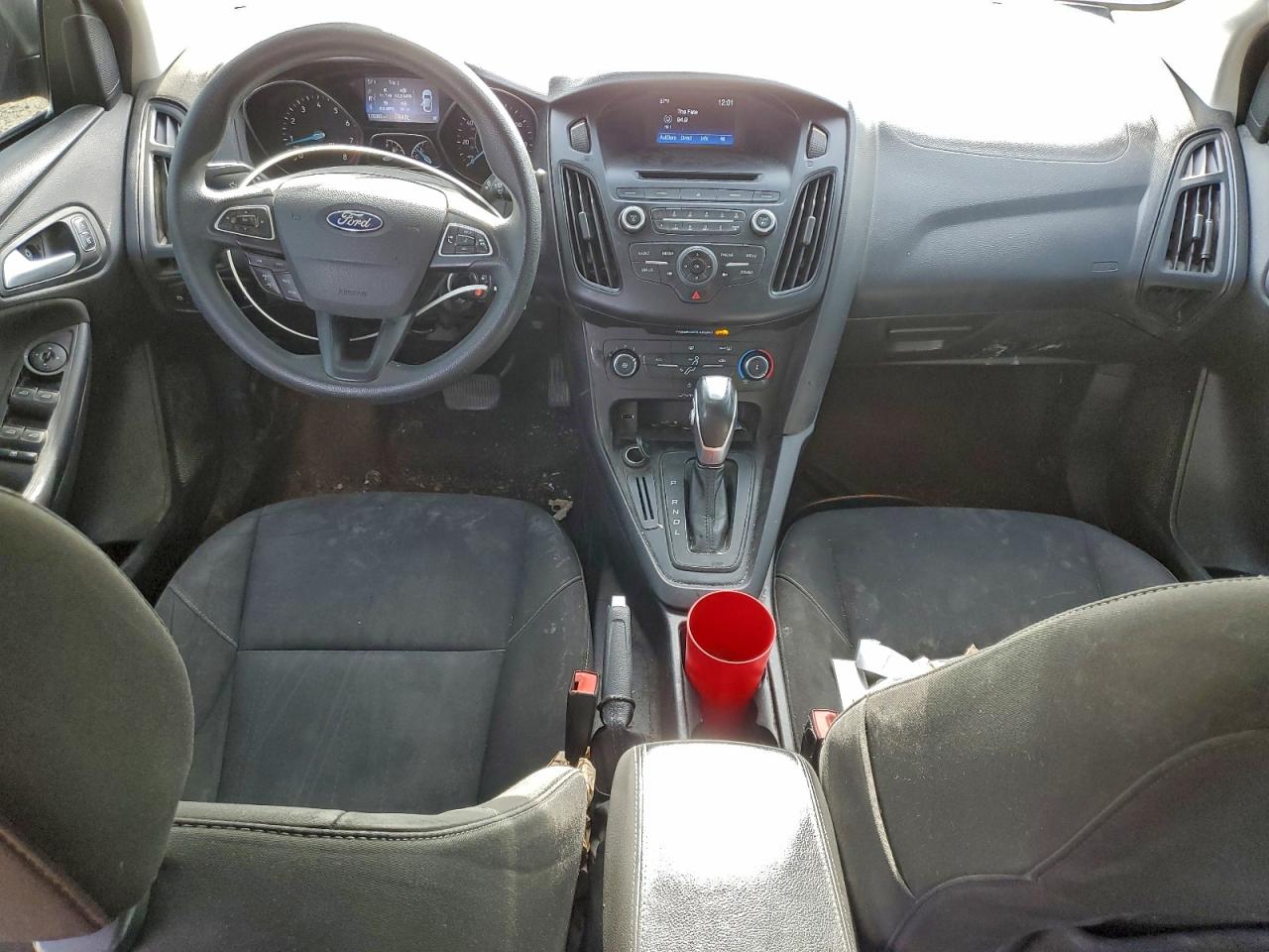 2015 FORD FOCUS SE photo 8