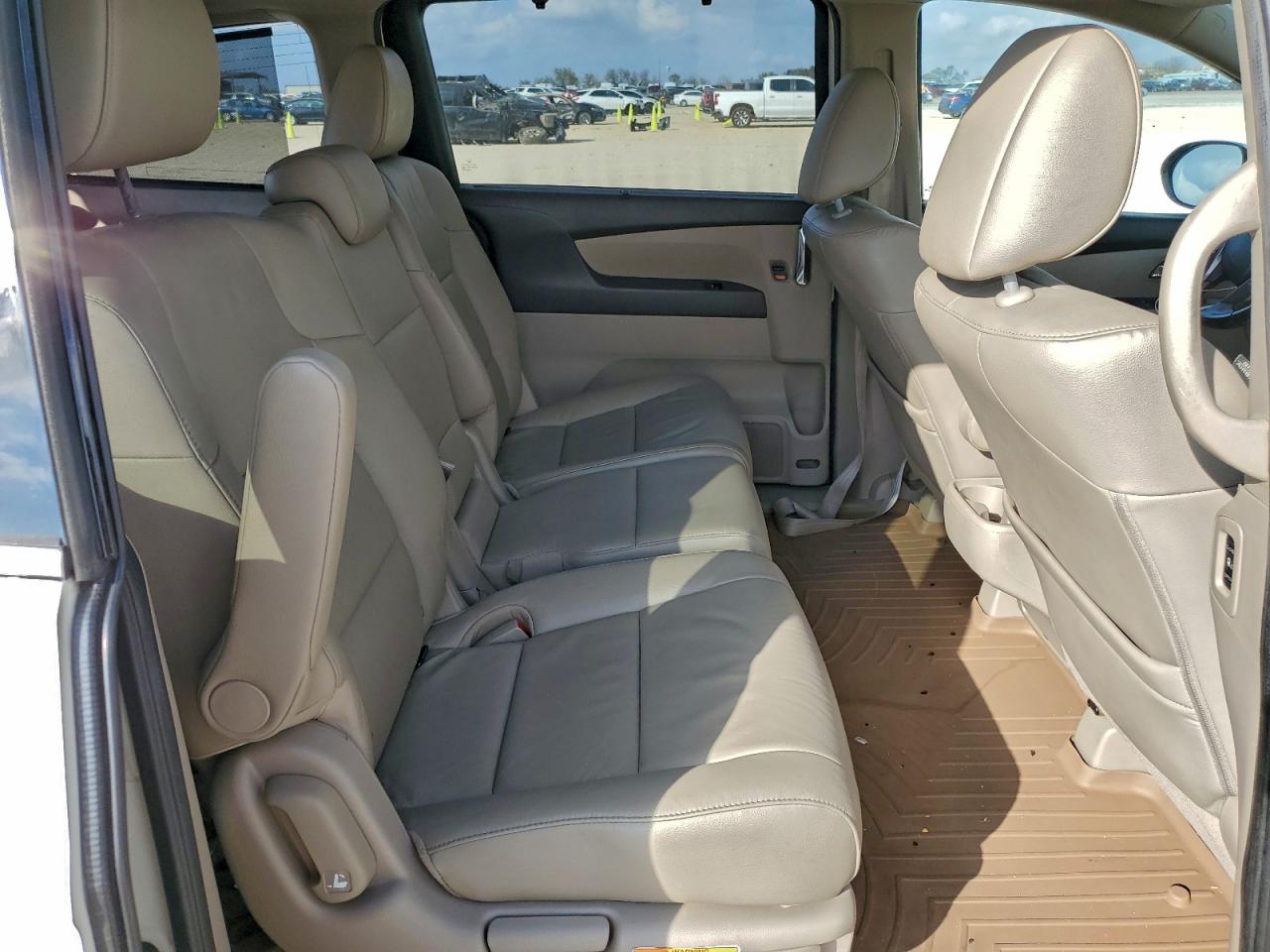 2016 HONDA ODYSSEY TOURING photo 10