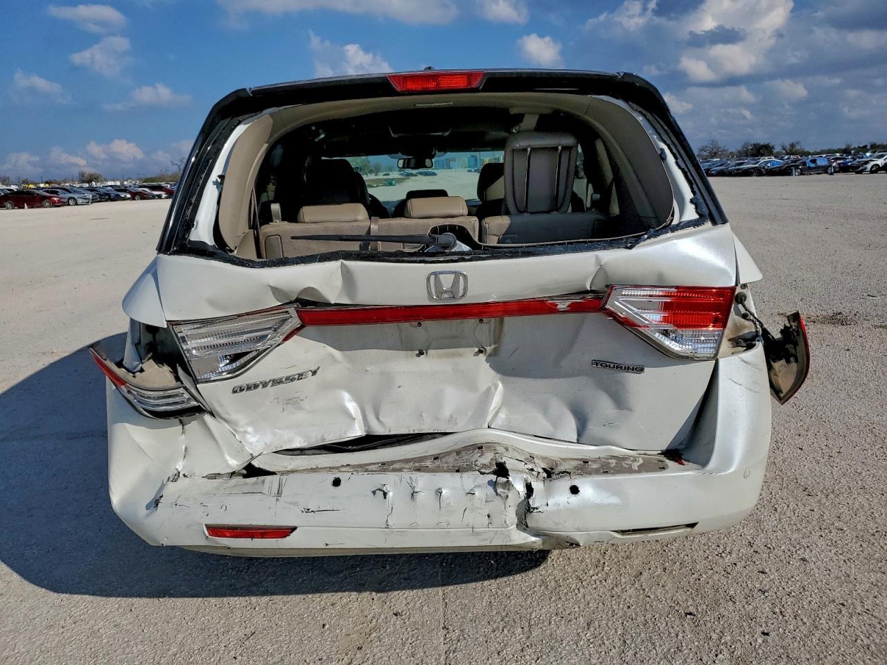2016 HONDA ODYSSEY TOURING photo 6