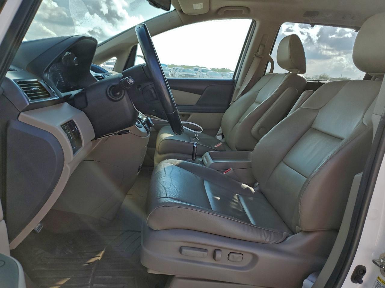 2016 HONDA ODYSSEY TOURING photo 7