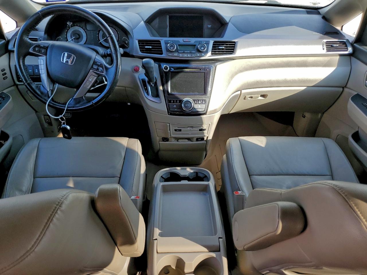 2016 HONDA ODYSSEY TOURING photo 8