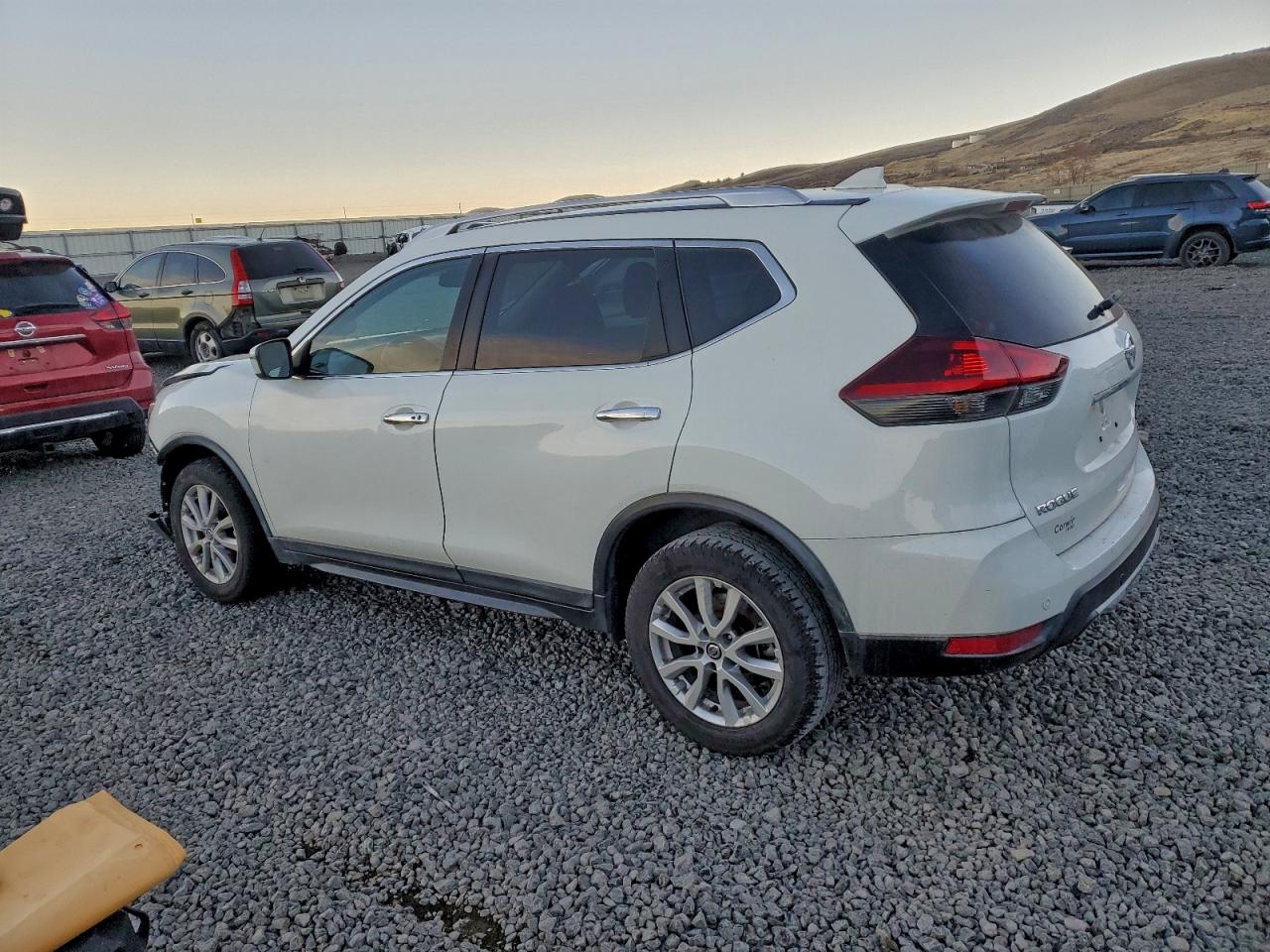 2020 NISSAN ROGUE S photo 2