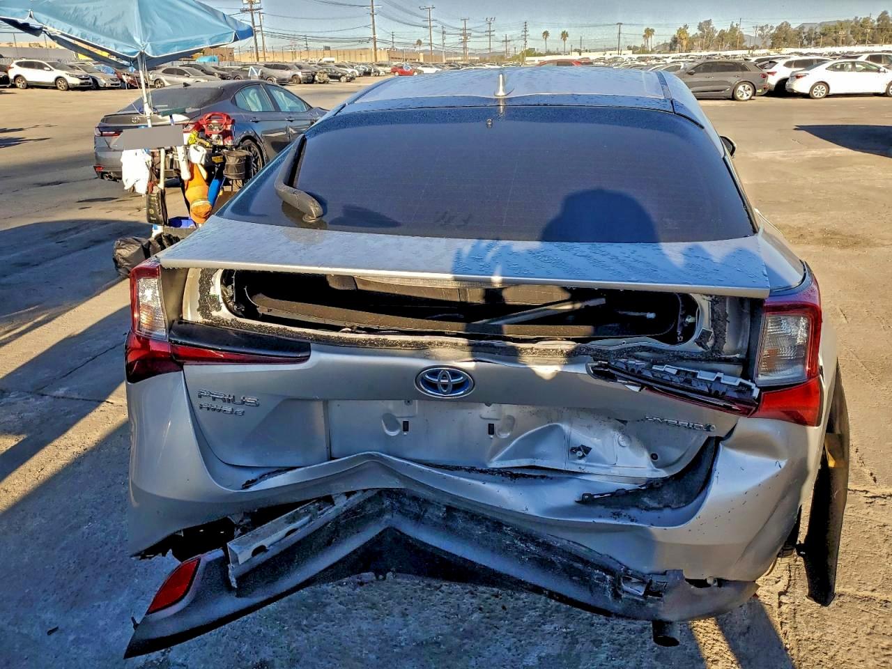 2019 TOYOTA PRIUS photo 6