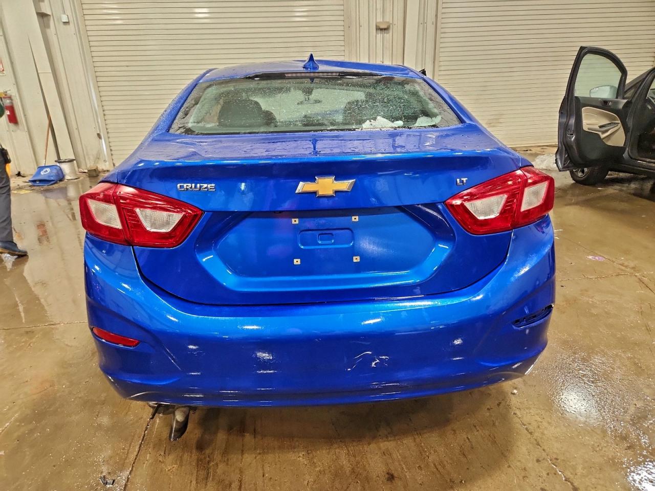2017 CHEVROLET CRUZE LT photo 6