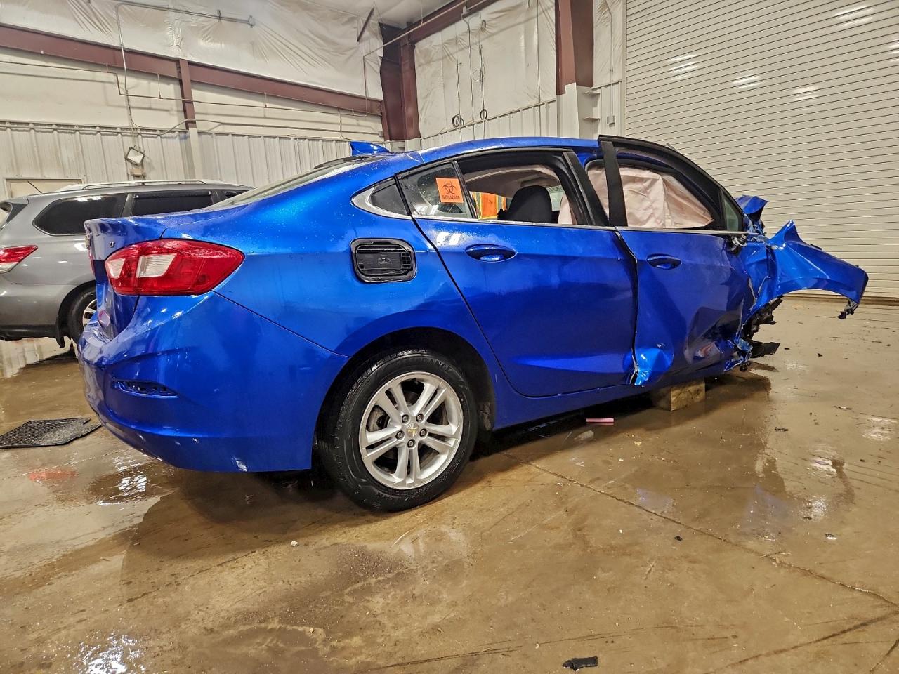 2017 CHEVROLET CRUZE LT photo 3