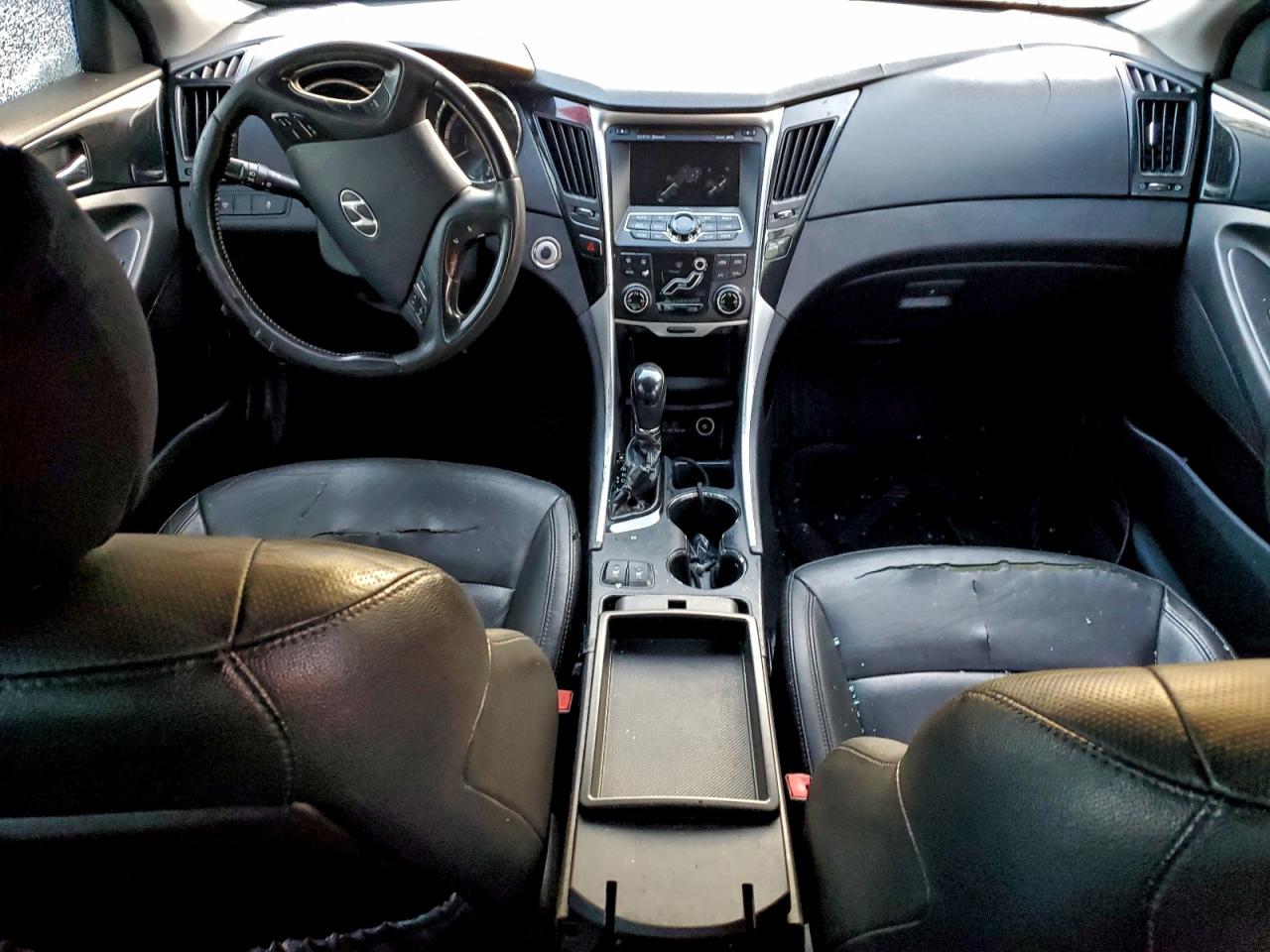 2011 HYUNDAI SONATA SE photo 8