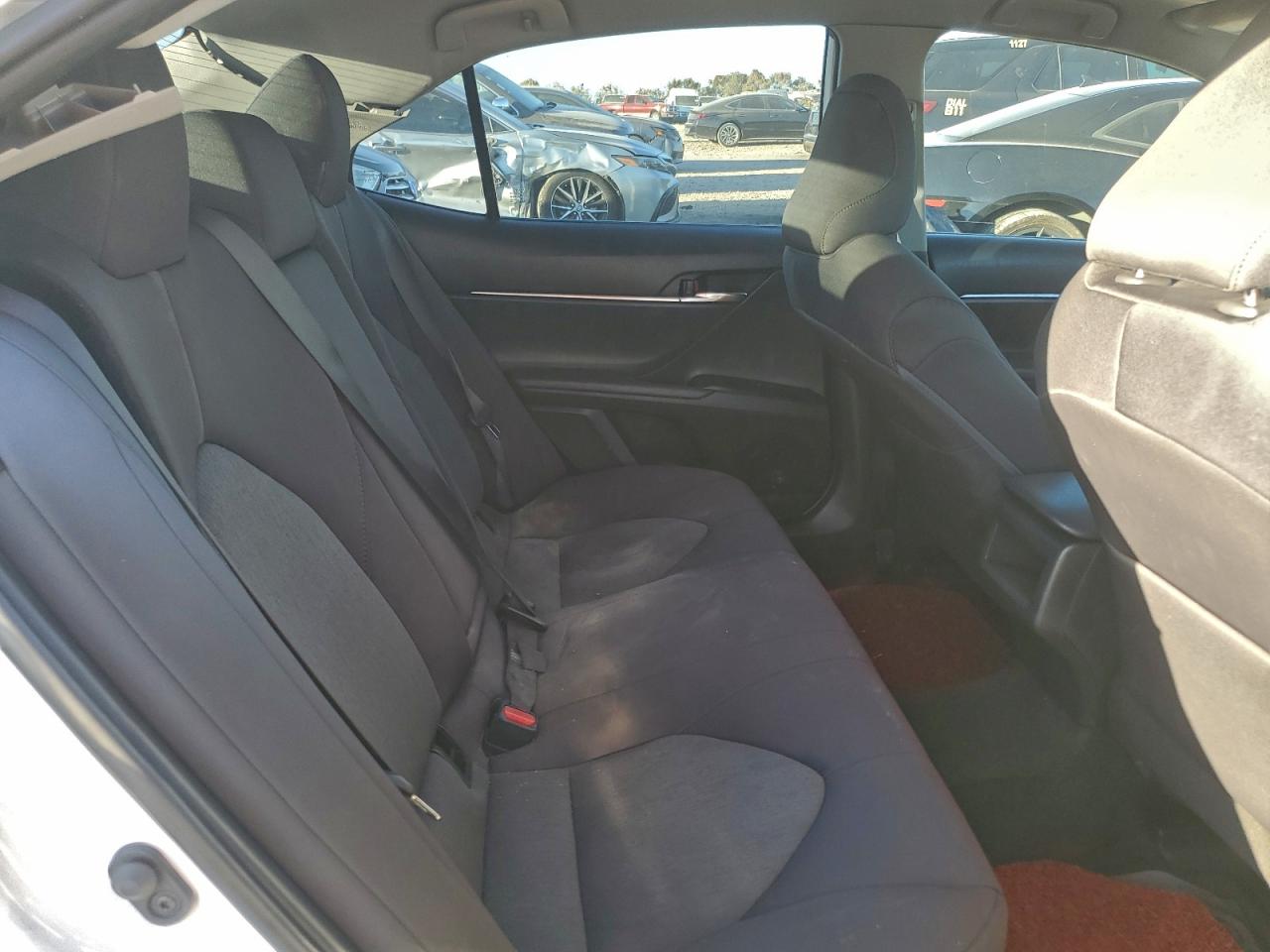 2020 TOYOTA CAMRY LE photo 10