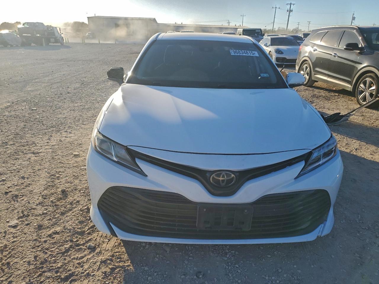 2020 TOYOTA CAMRY LE photo 5