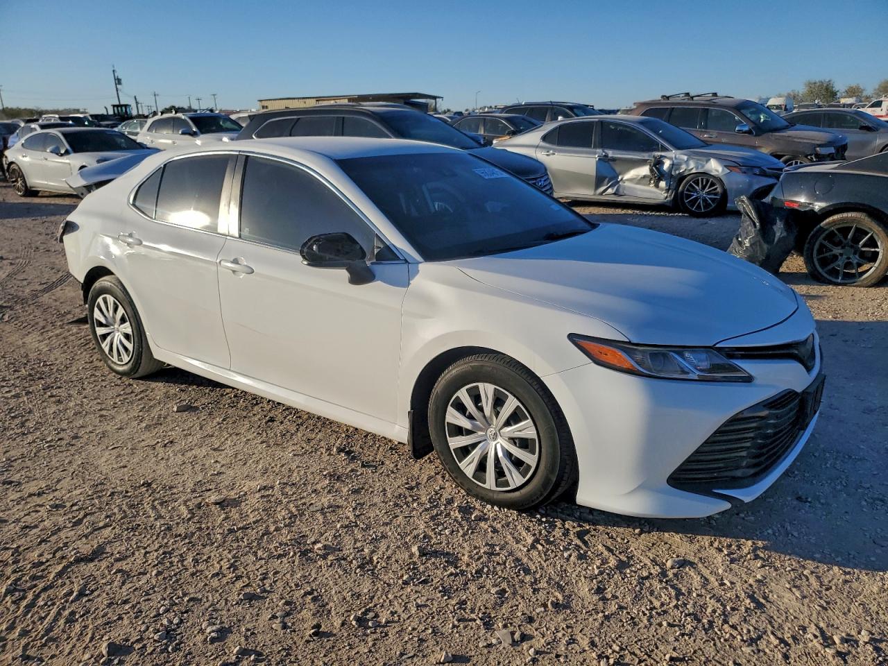 2020 TOYOTA CAMRY LE photo 4