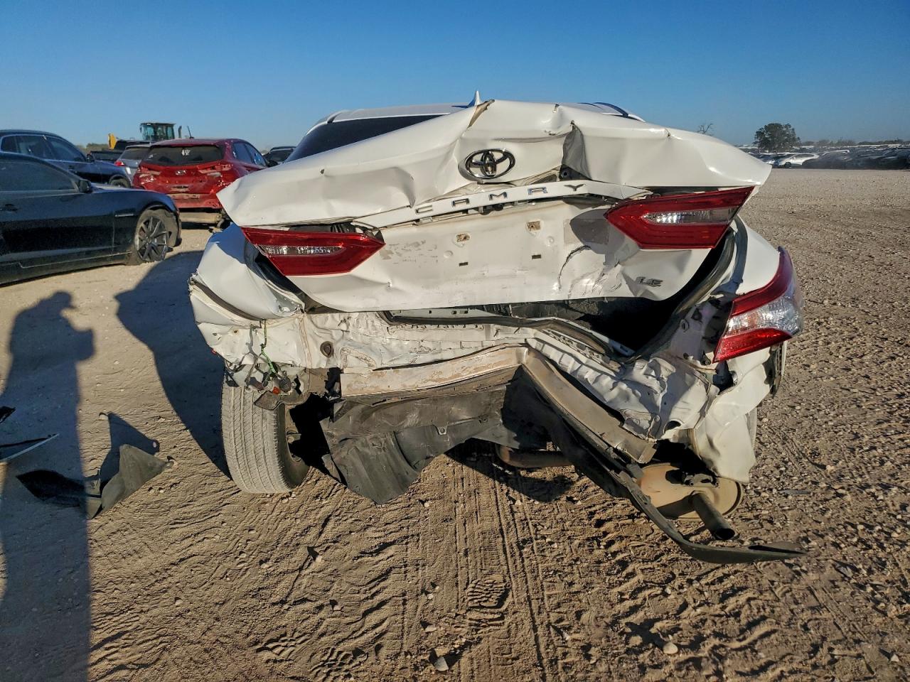 2020 TOYOTA CAMRY LE photo 6