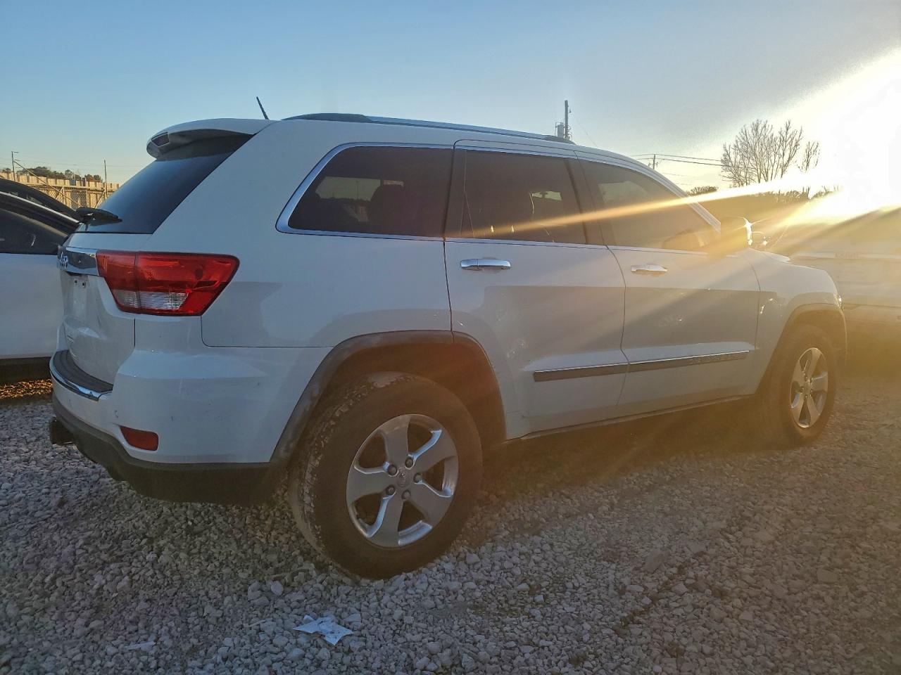 2012 JEEP GRAND CHEROKEE LIMITED photo 3