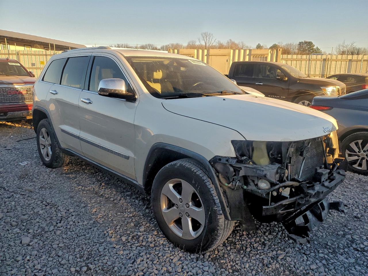 2012 JEEP GRAND CHEROKEE LIMITED photo 4