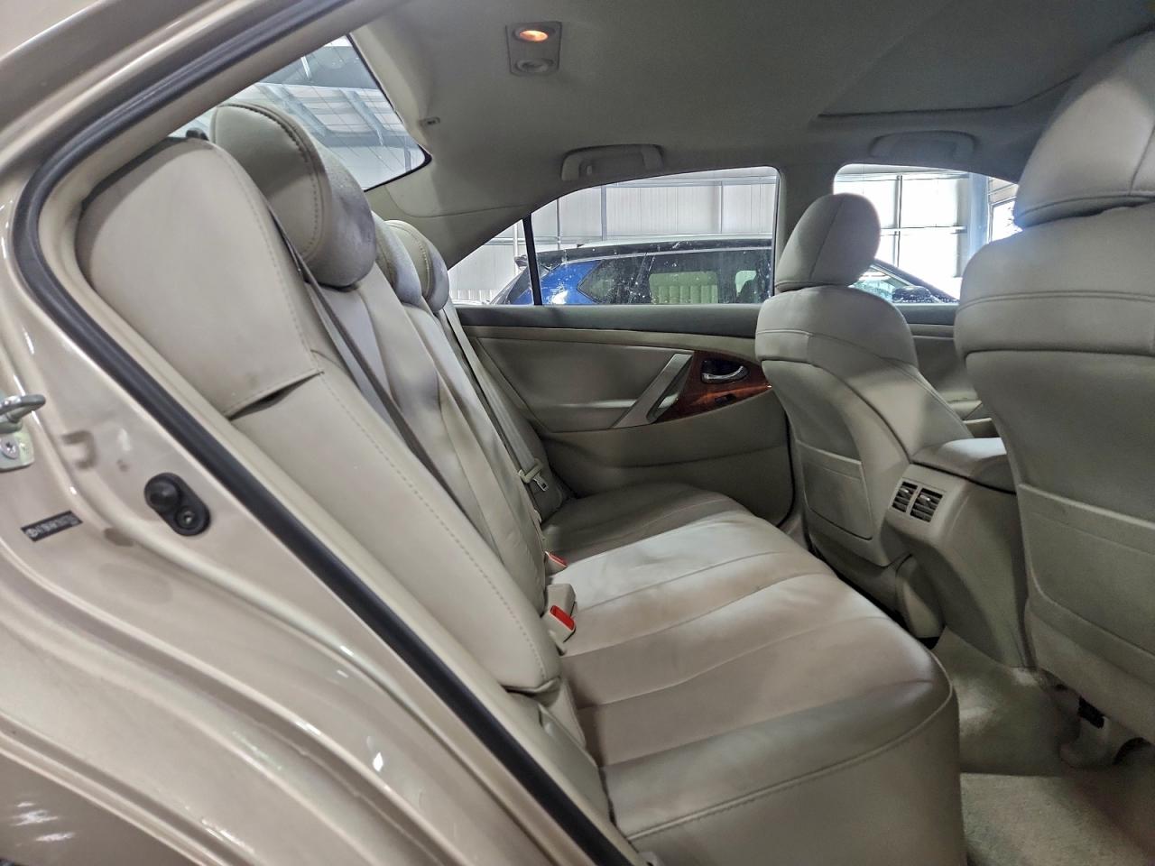 2009 TOYOTA CAMRY SE photo 10