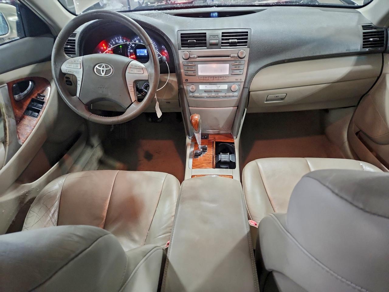2009 TOYOTA CAMRY SE photo 8