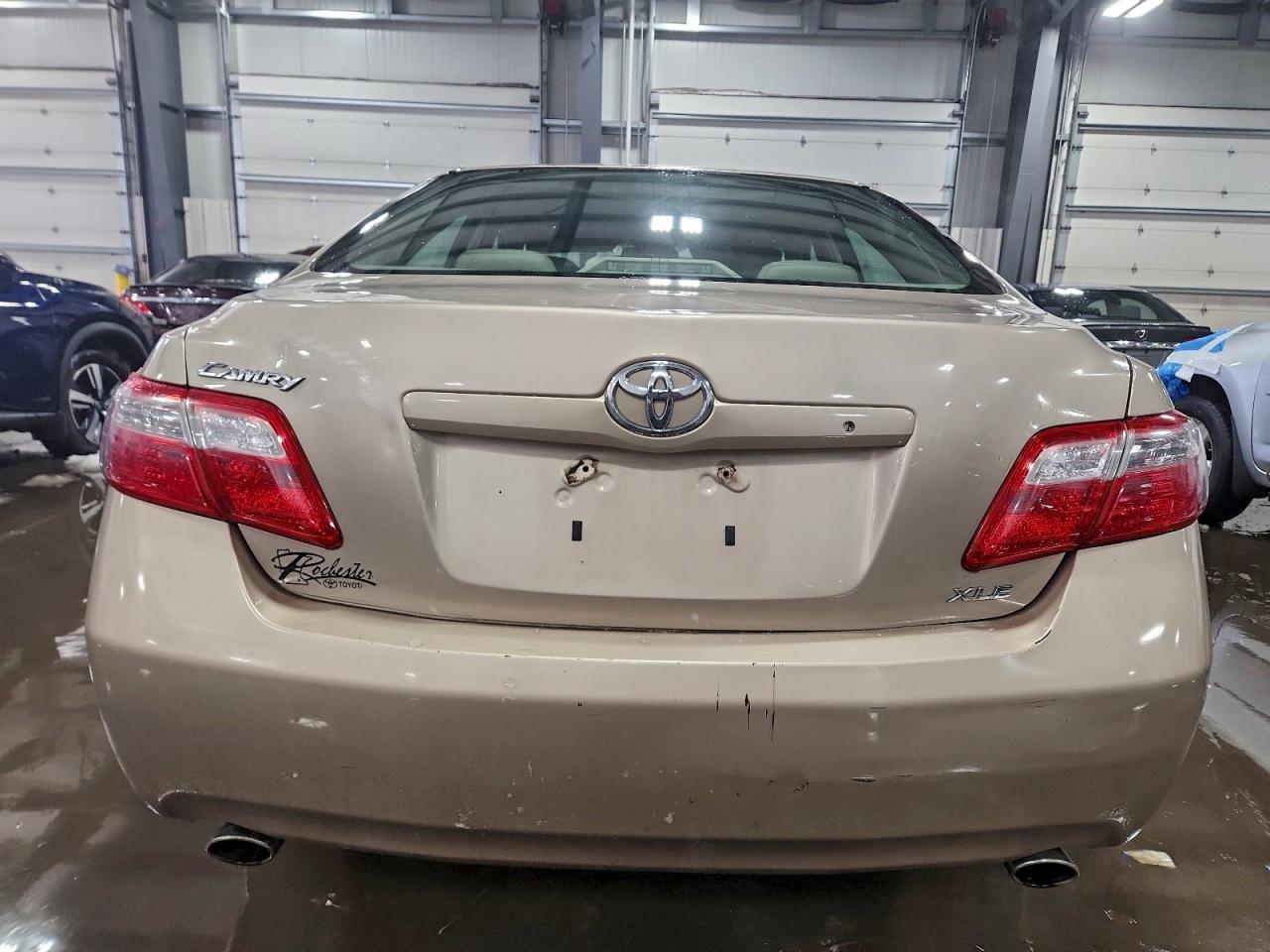 2009 TOYOTA CAMRY SE photo 6