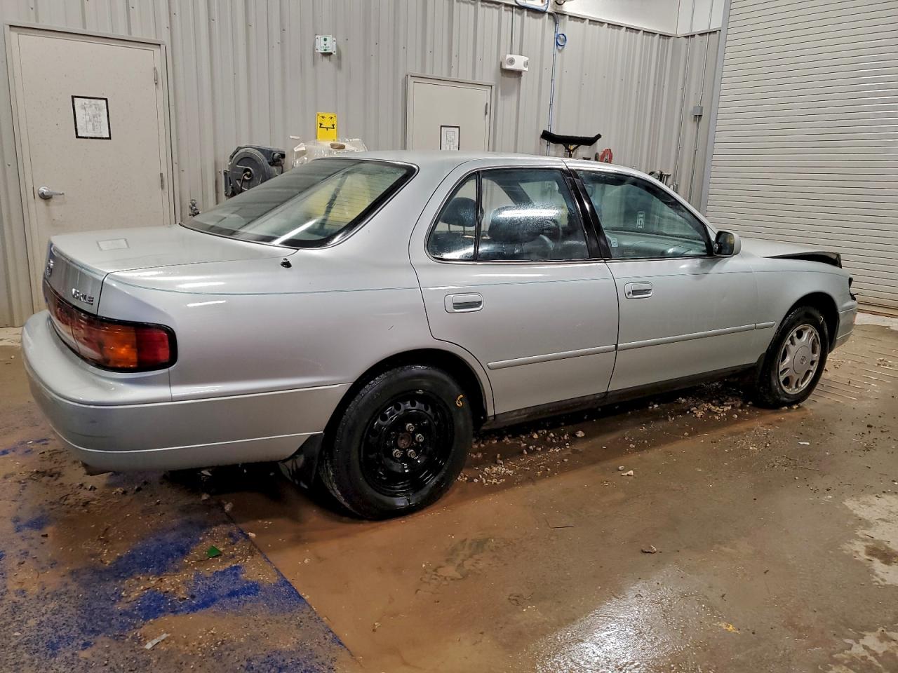 1994 TOYOTA CAMRY XLE photo 3