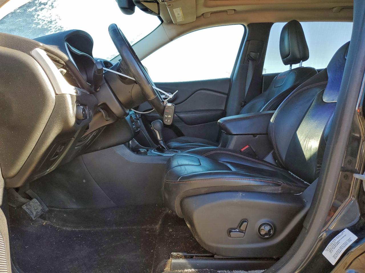 2016 JEEP CHEROKEE TRAILHAWK photo 7