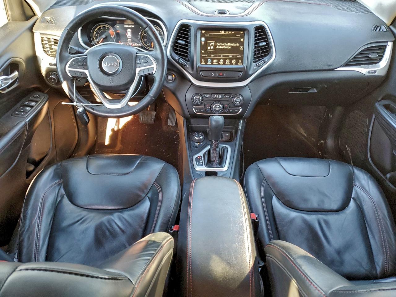 2016 JEEP CHEROKEE TRAILHAWK photo 8