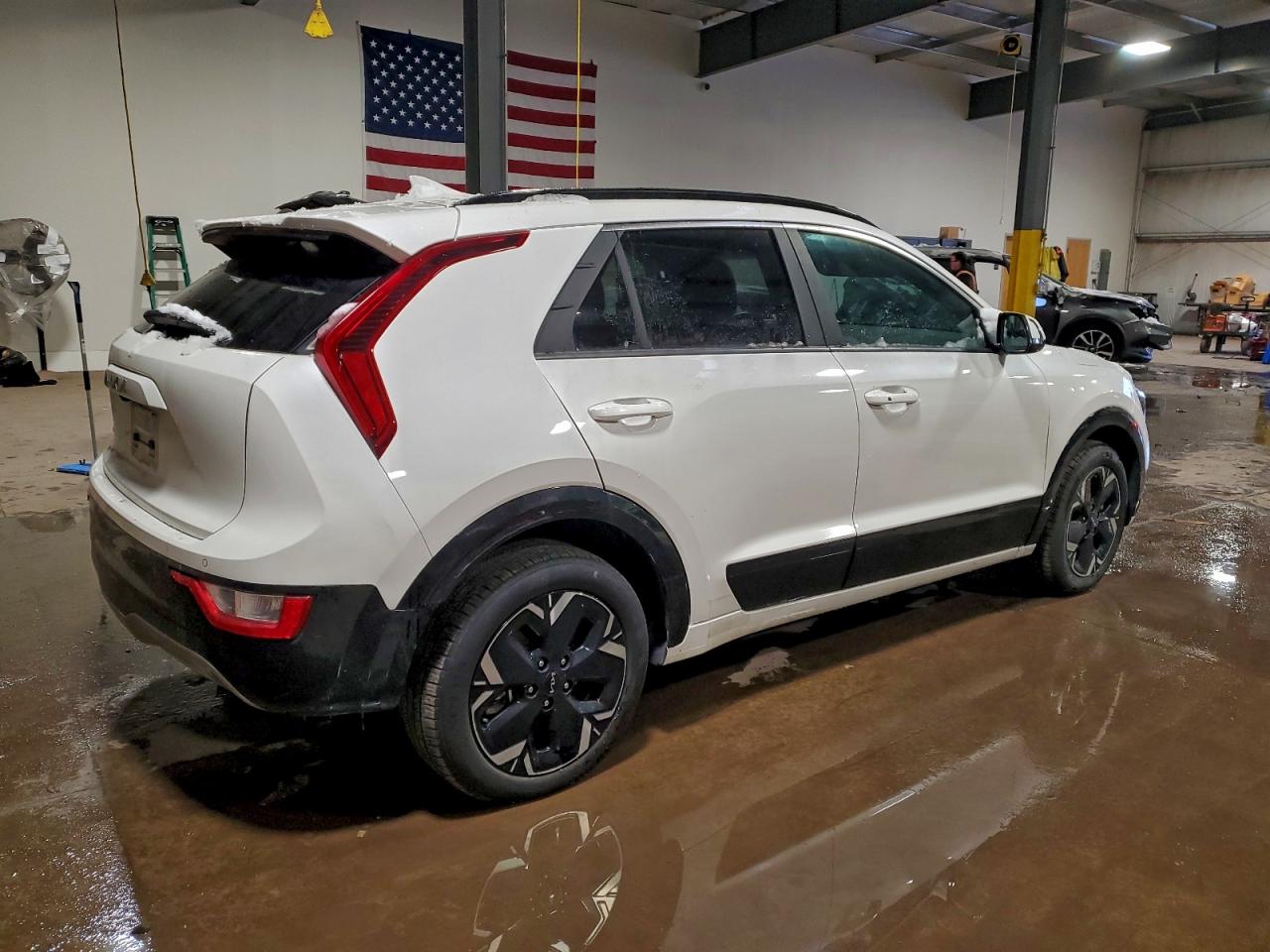 2023 KIA NIRO WIND photo 3