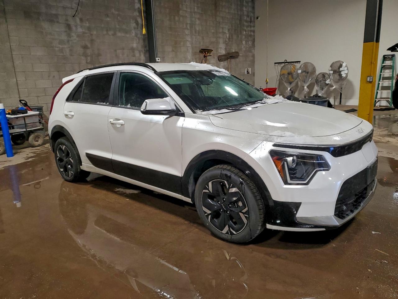 2023 KIA NIRO WIND photo 4