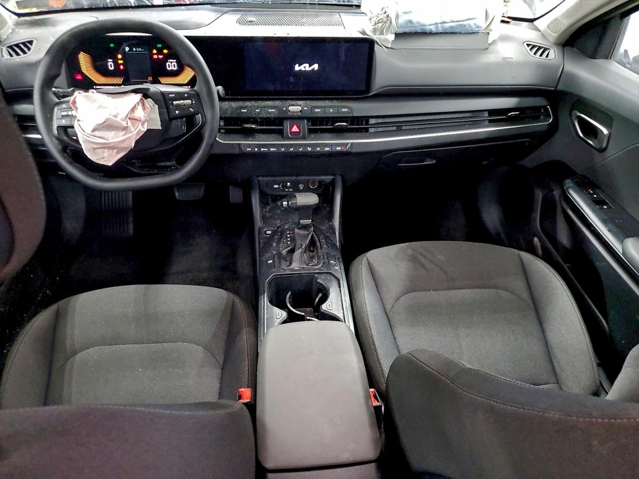 2025 KIA K4 LX photo 8