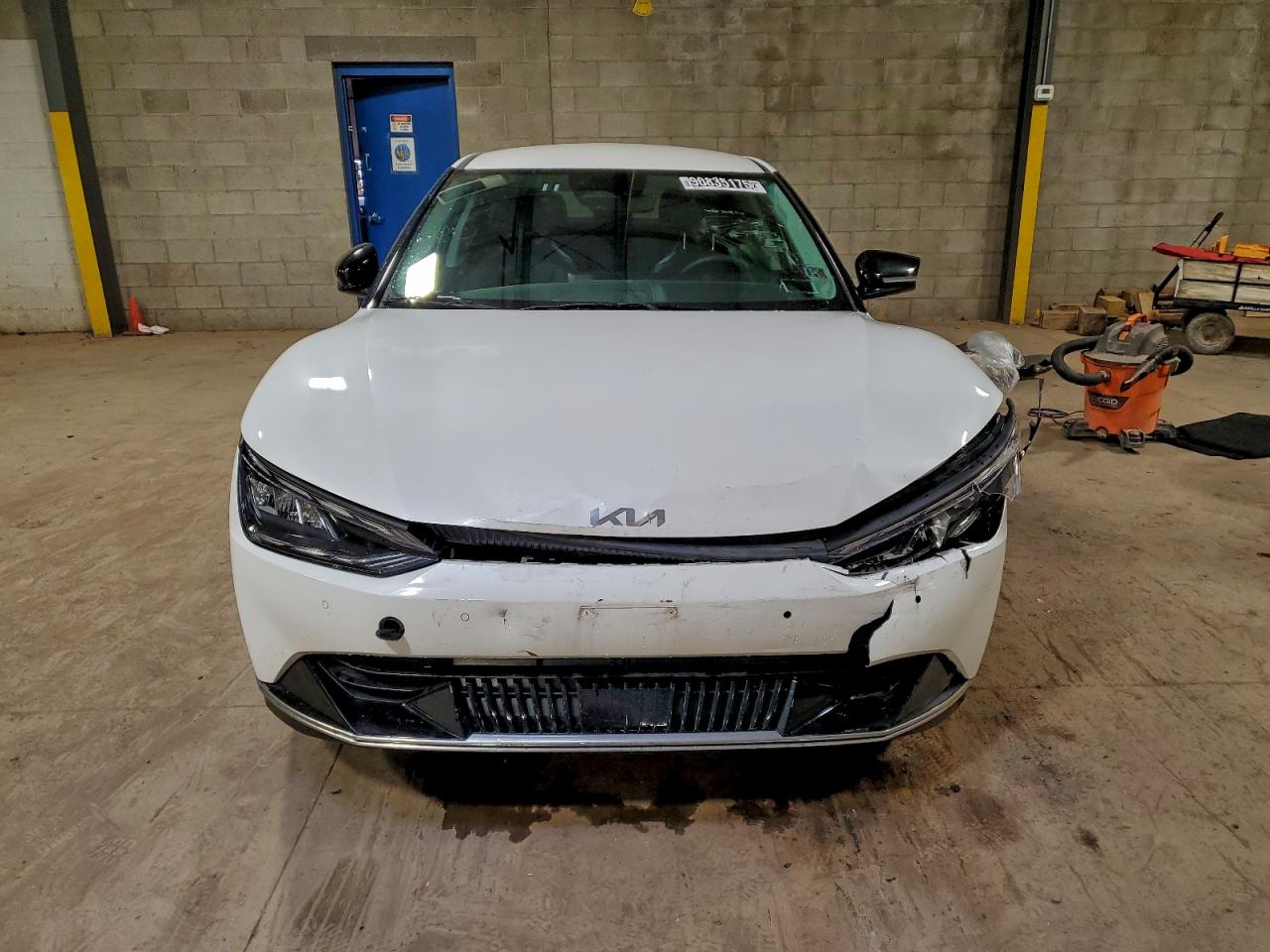 2024 KIA EV6 LIGHT photo 5