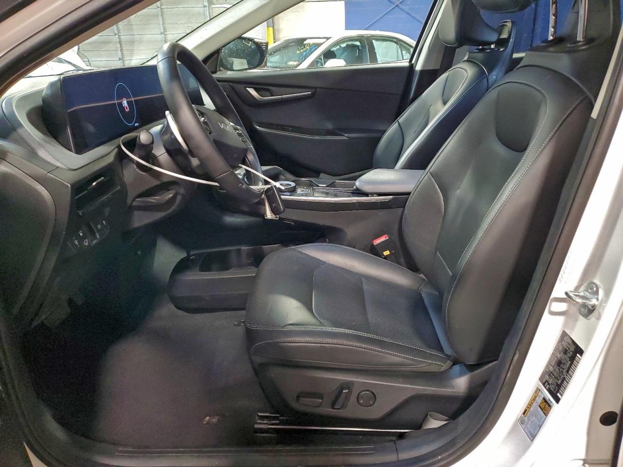 2024 KIA EV6 LIGHT photo 7