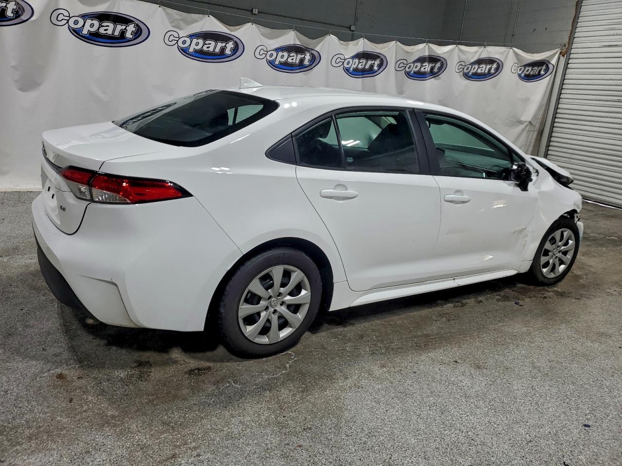 2024 TOYOTA COROLLA LE photo 3