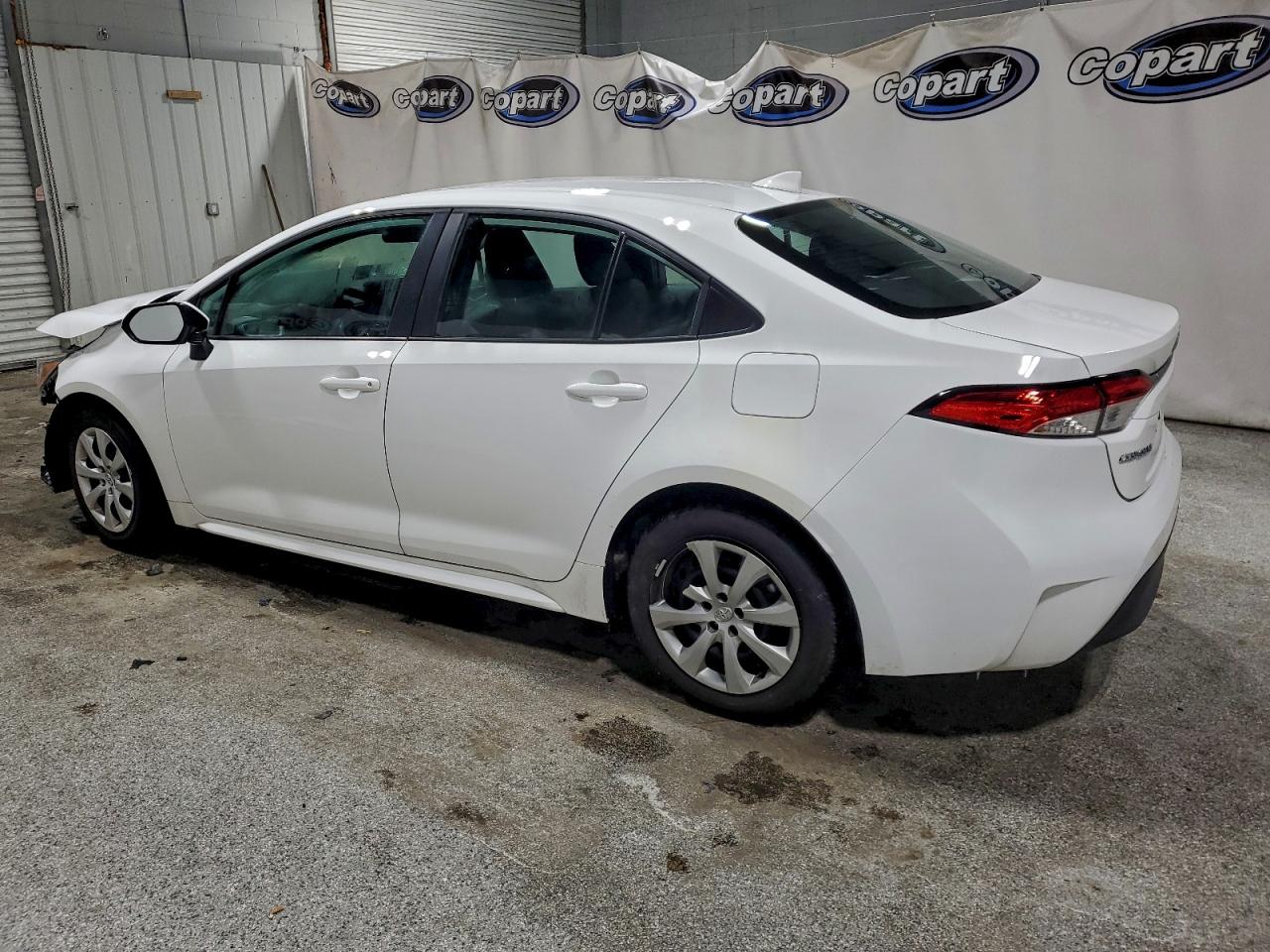 2024 TOYOTA COROLLA LE photo 2