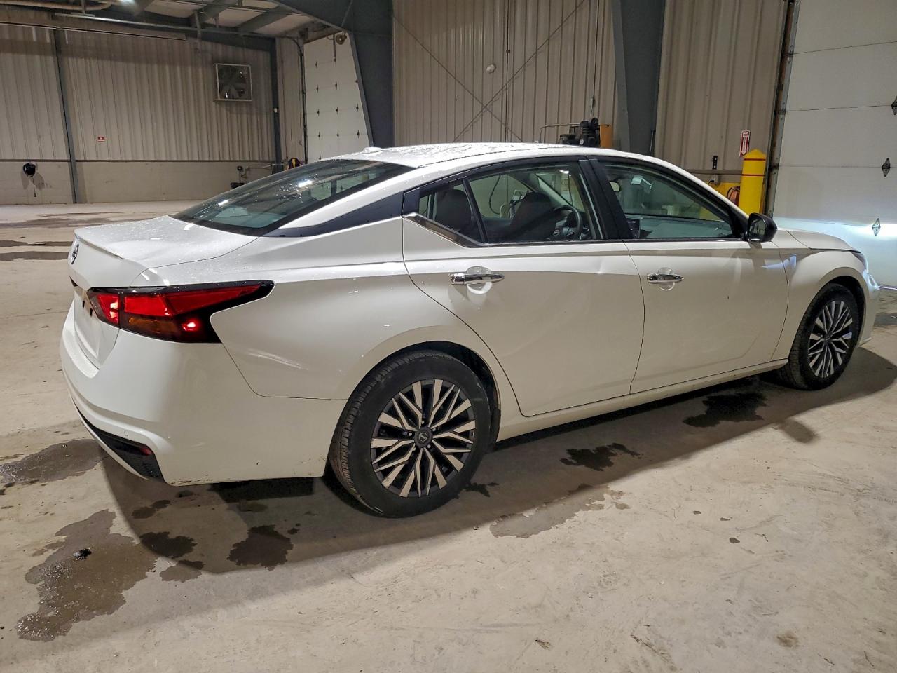 2025 NISSAN ALTIMA SV photo 3