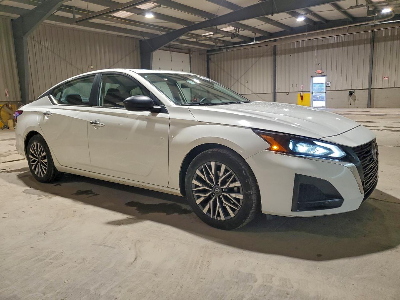 2025 NISSAN ALTIMA SV photo 4