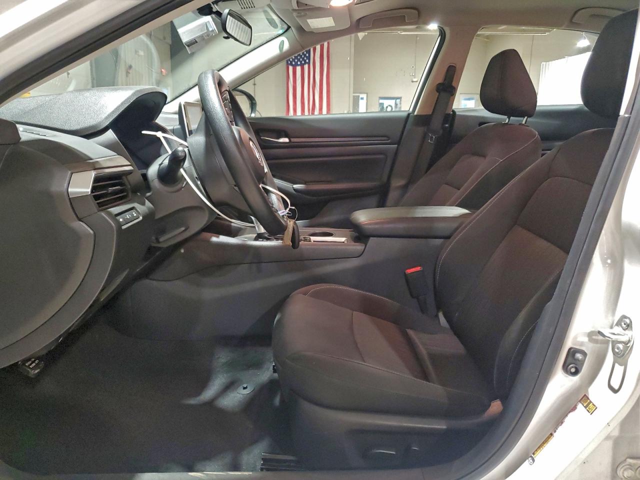 2025 NISSAN ALTIMA SV photo 7
