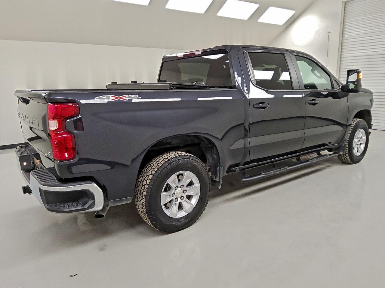 2023 CHEVROLET SILVERADO K1500 LT photo 3