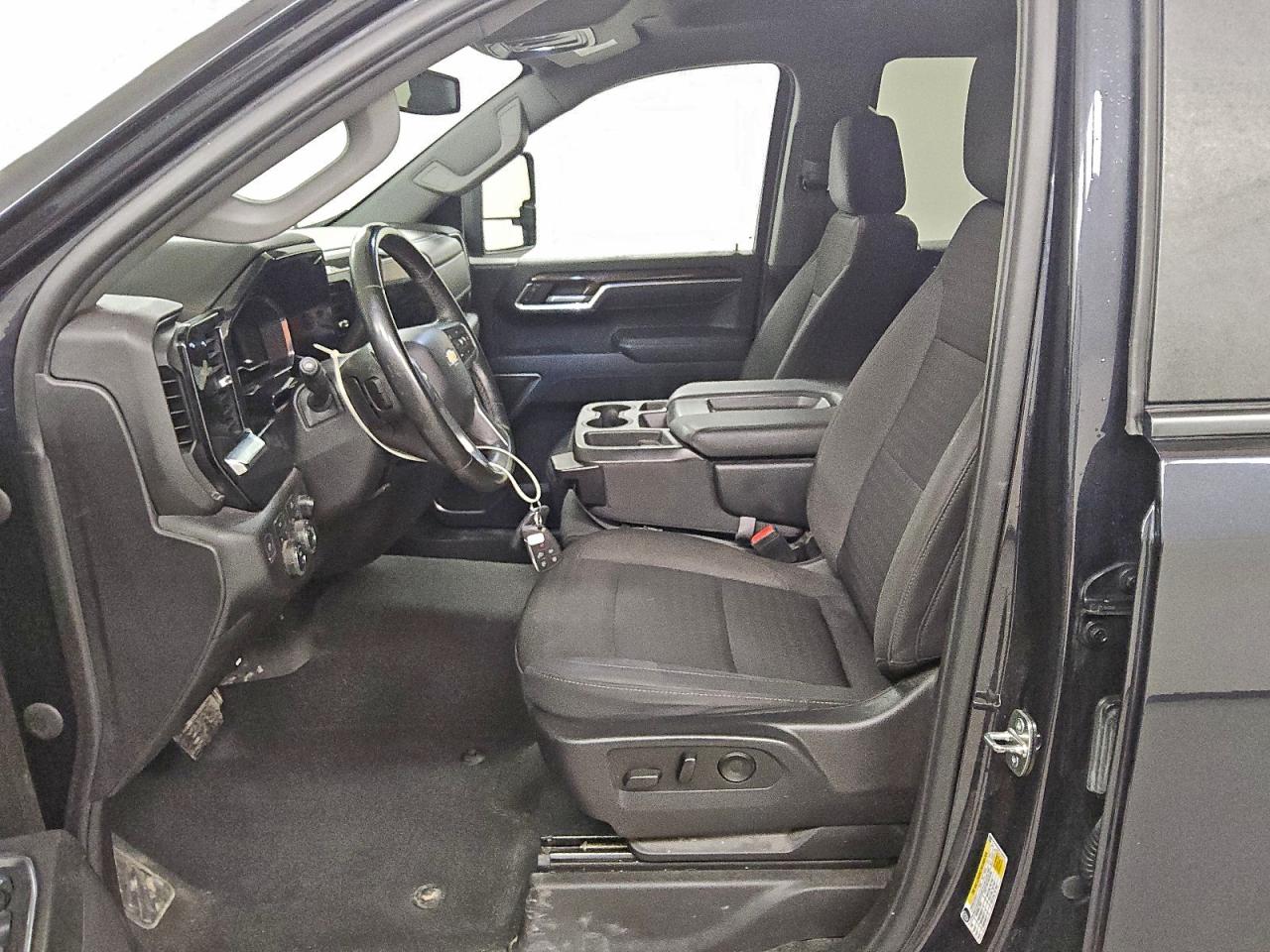 2023 CHEVROLET SILVERADO K1500 LT photo 7