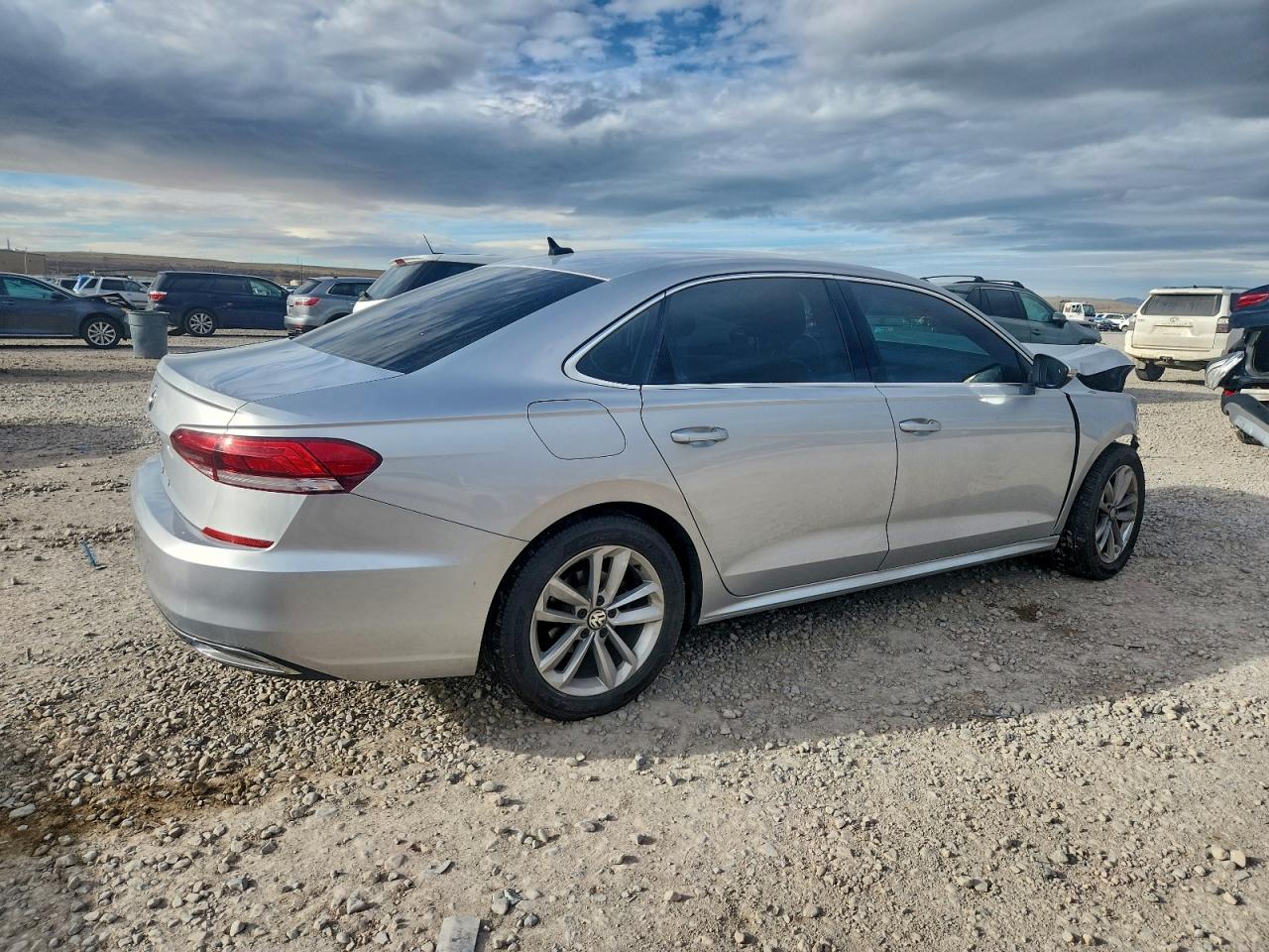 2020 VOLKSWAGEN PASSAT SE photo 3