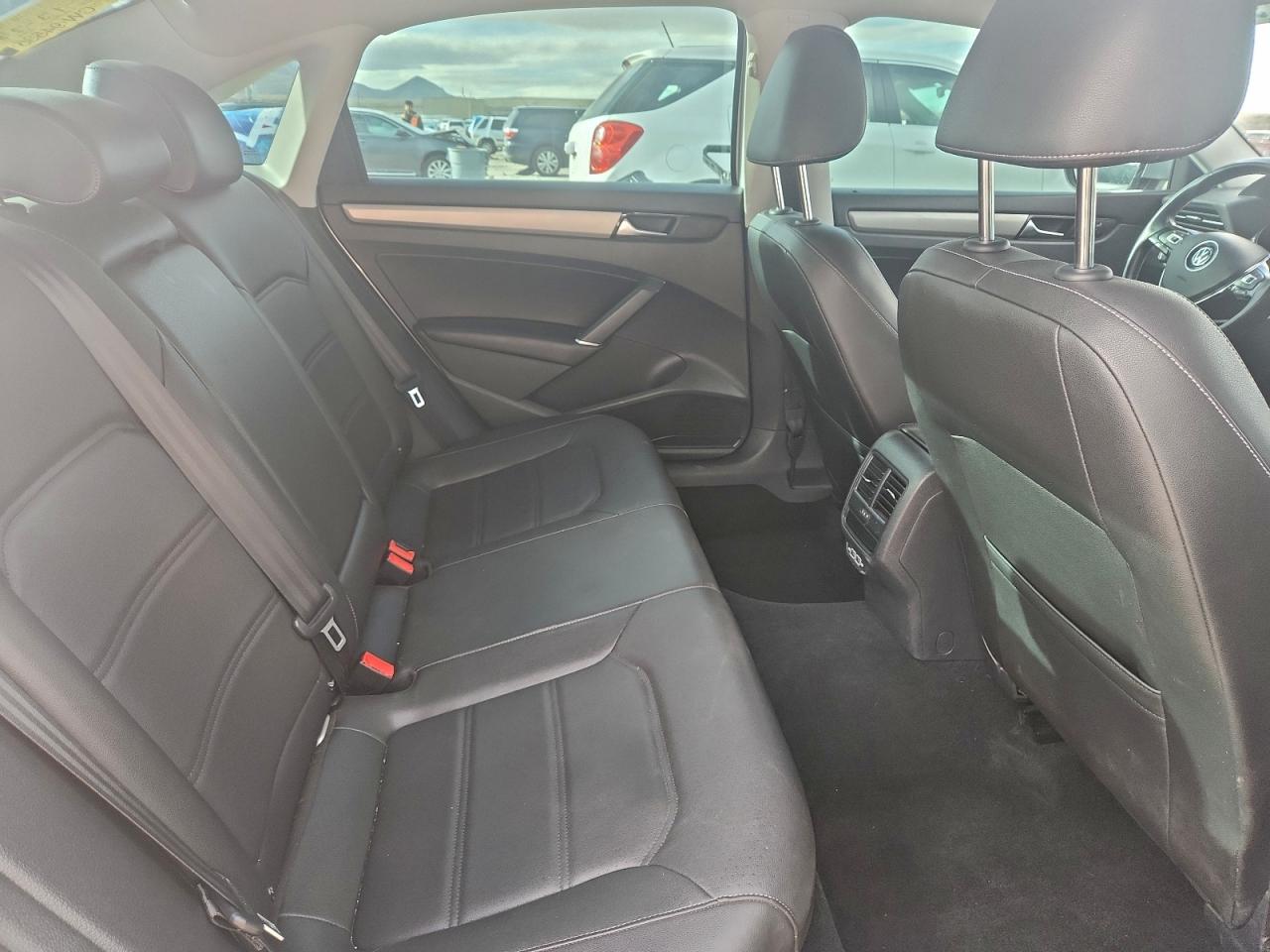 2020 VOLKSWAGEN PASSAT SE photo 10