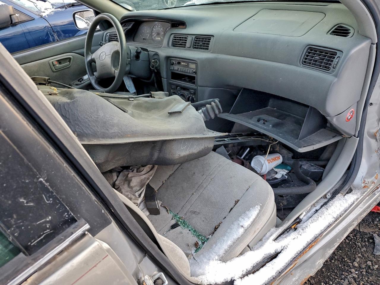 1997 TOYOTA CAMRY CE photo 8