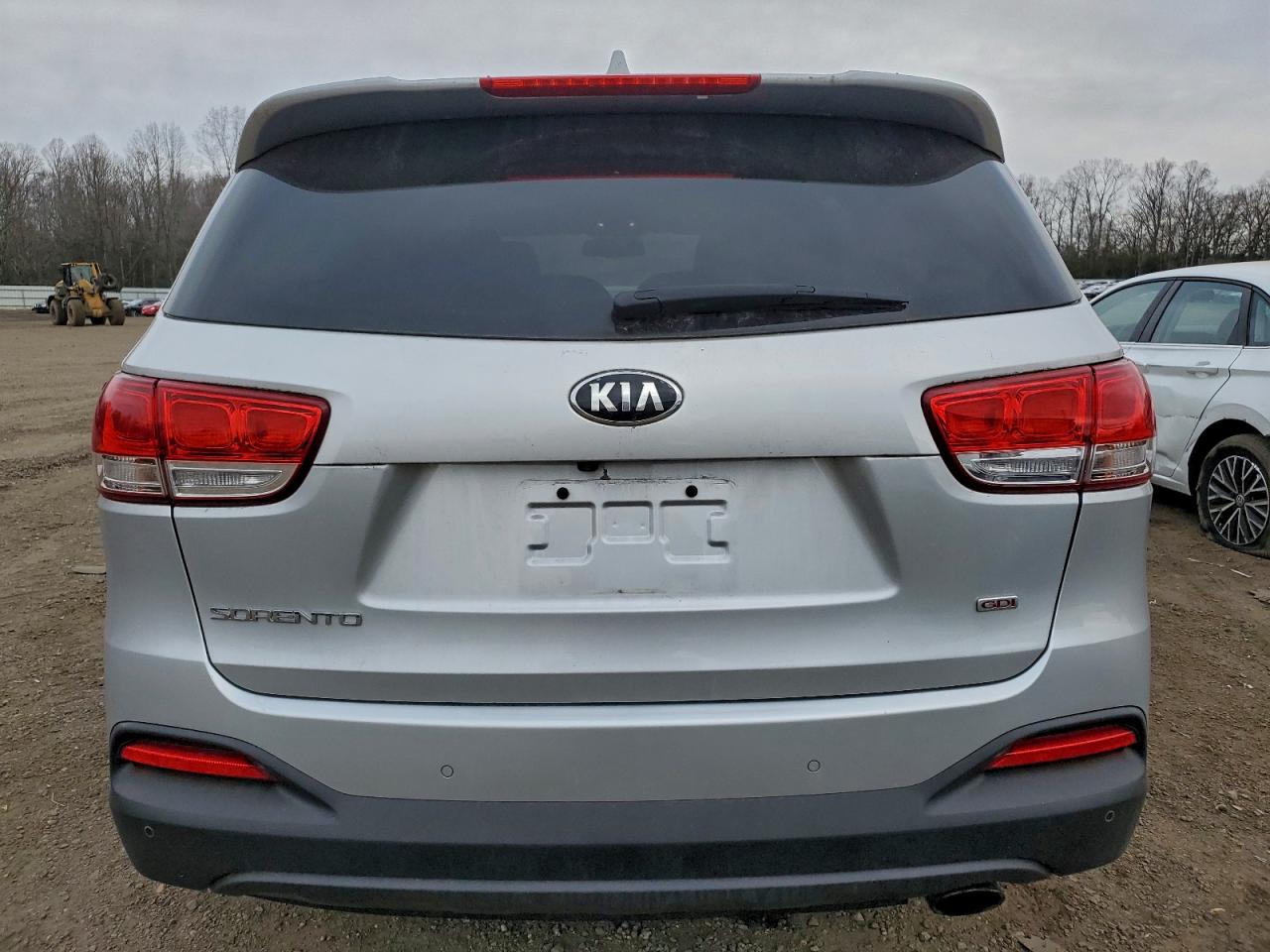 2016 KIA SORENTO LX photo 6