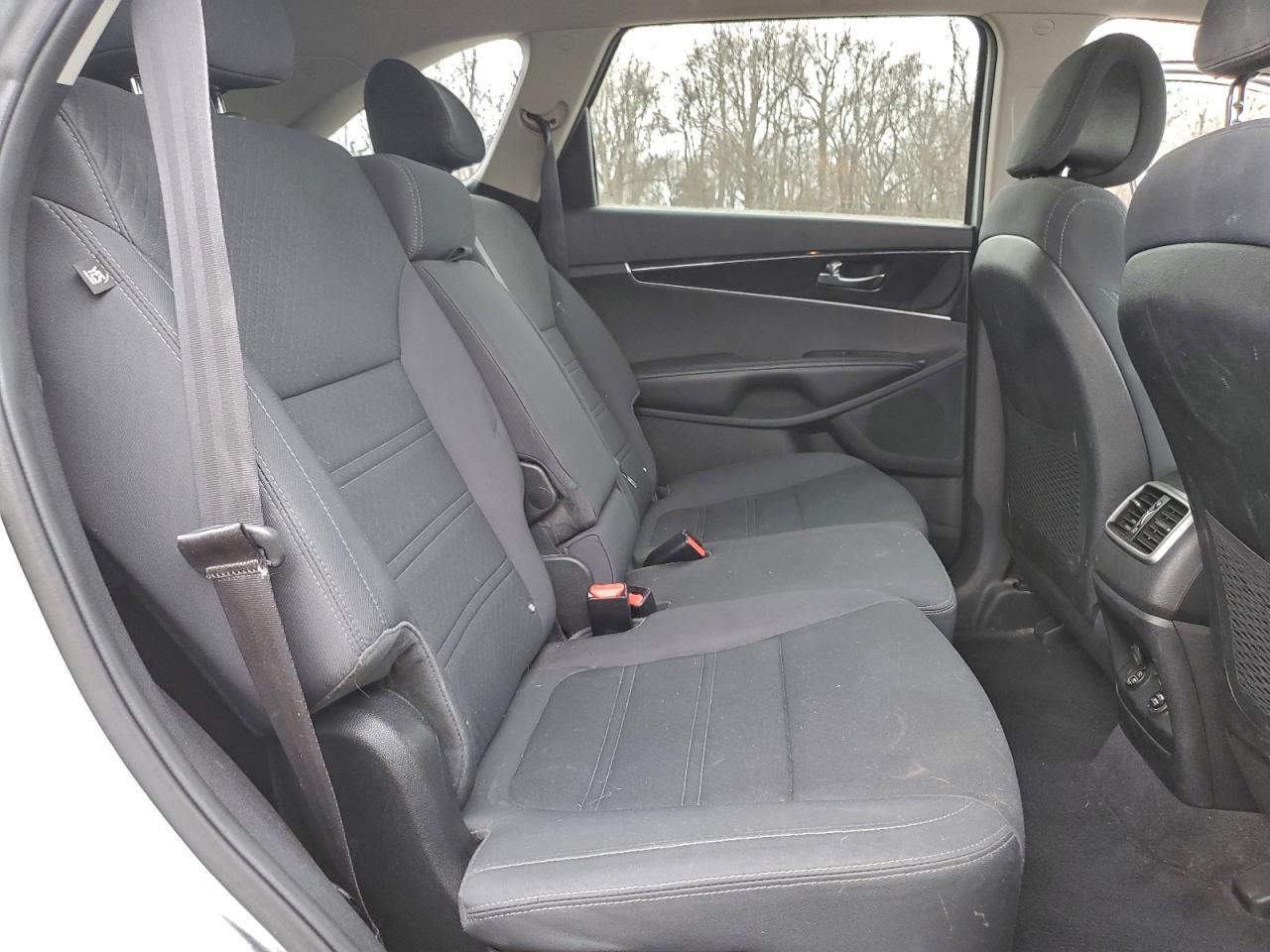 2016 KIA SORENTO LX photo 11