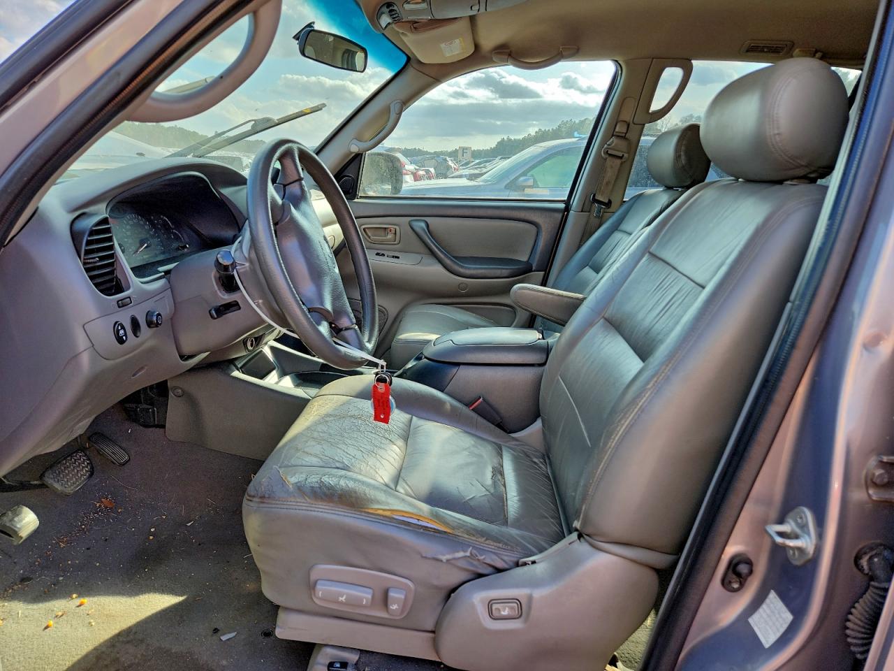 2002 TOYOTA SEQUOIA SR5 photo 7
