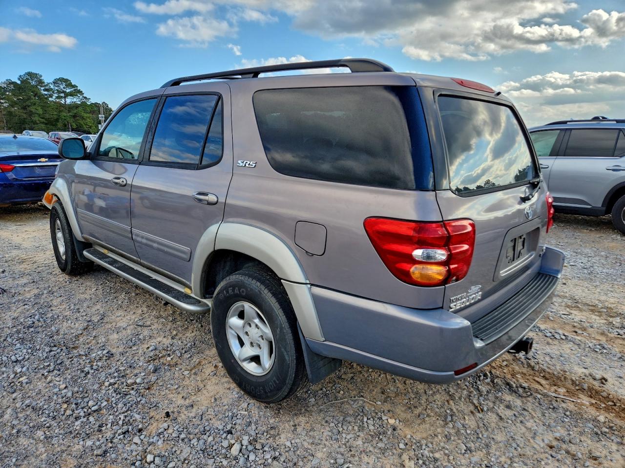 2002 TOYOTA SEQUOIA SR5 photo 2