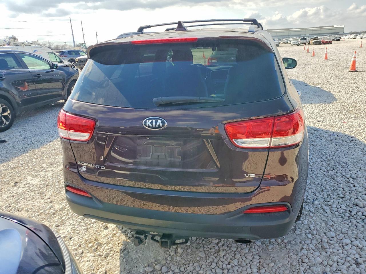 2016 KIA SORENTO LX photo 6