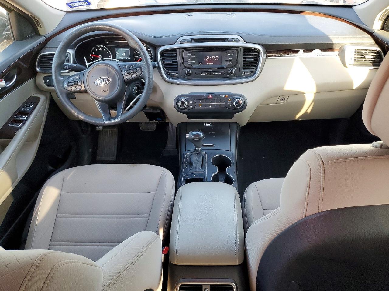 2016 KIA SORENTO LX photo 8