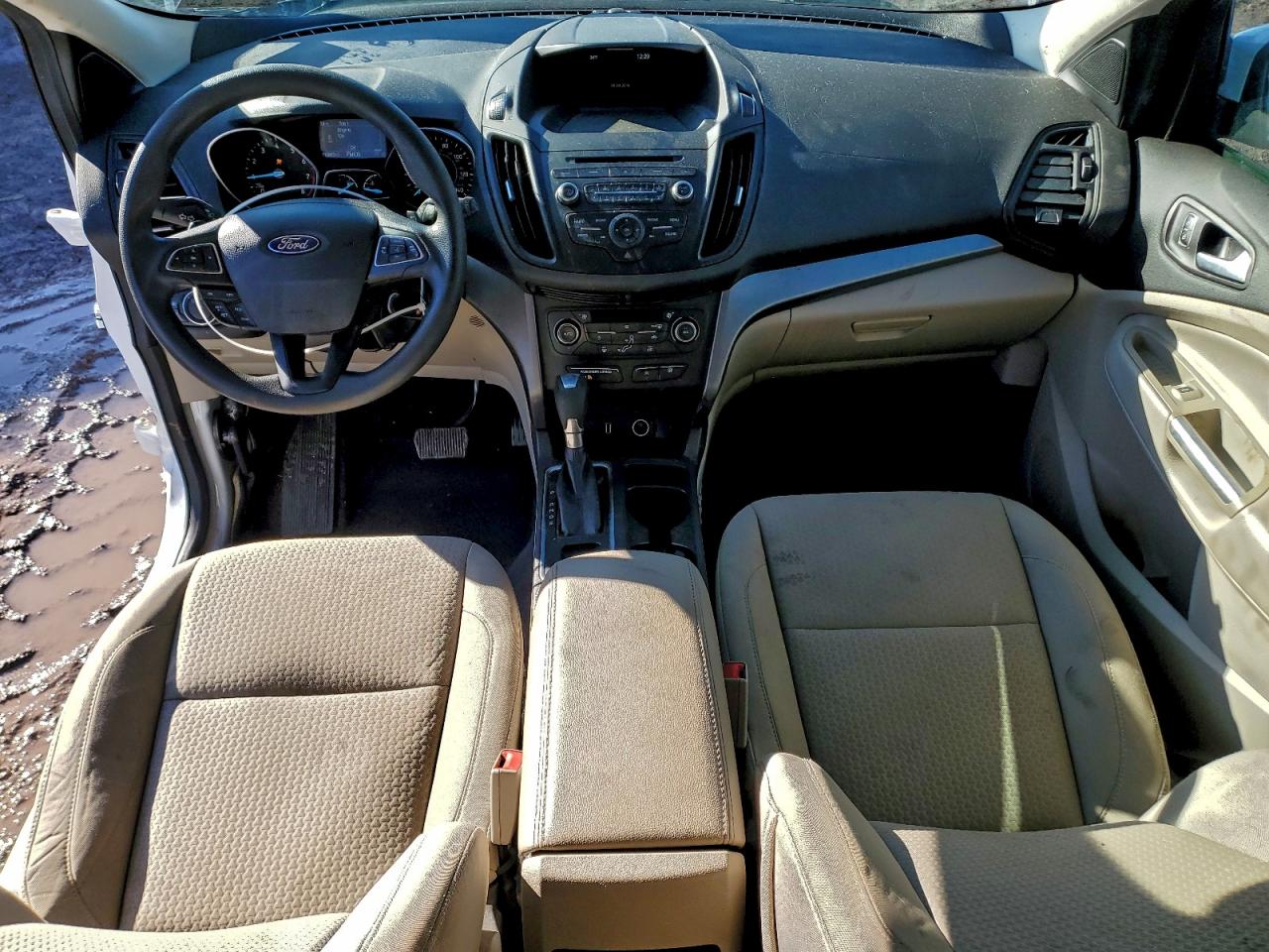 2017 FORD ESCAPE SE photo 8