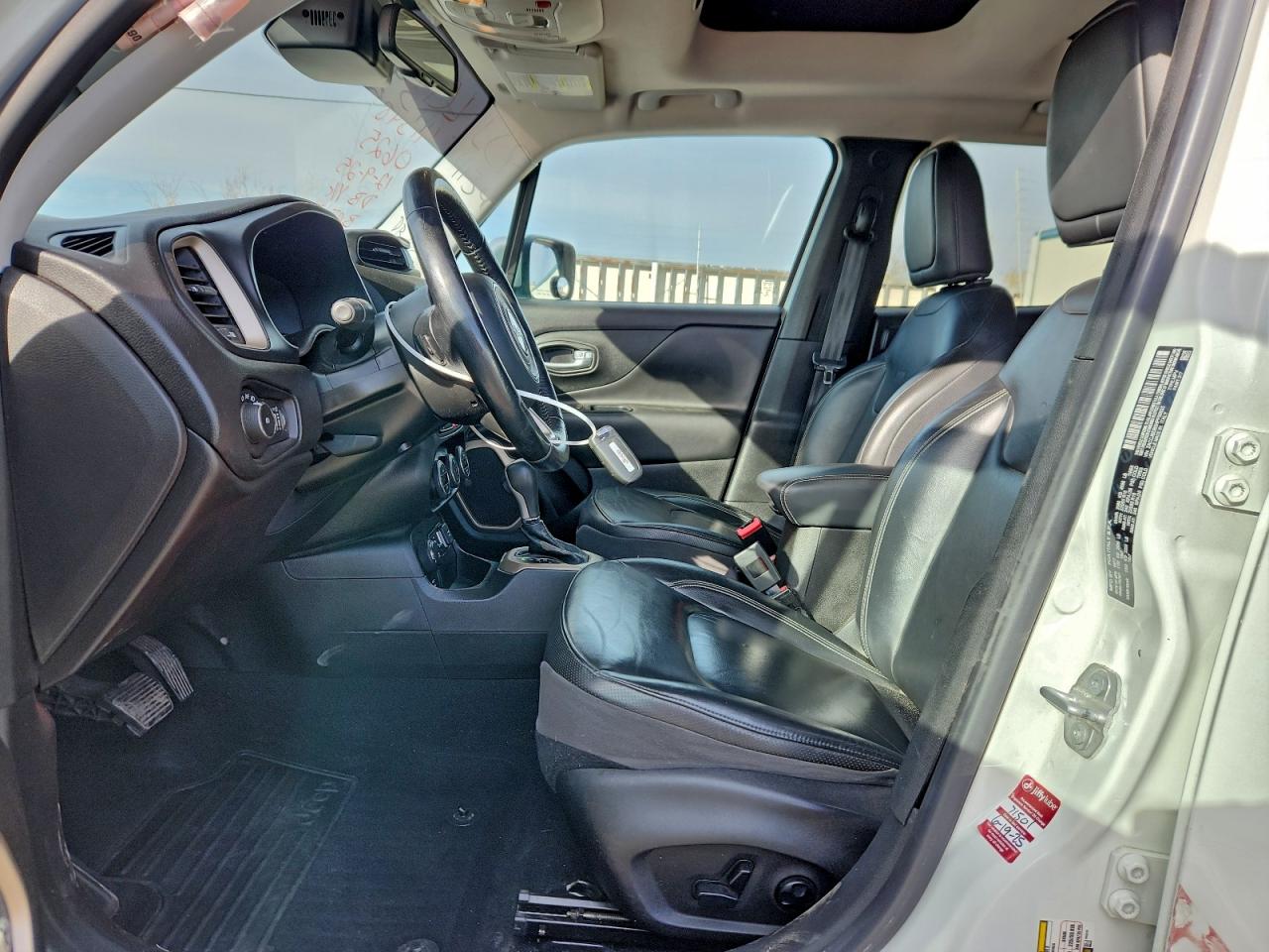2017 JEEP RENEGADE LIMITED photo 7