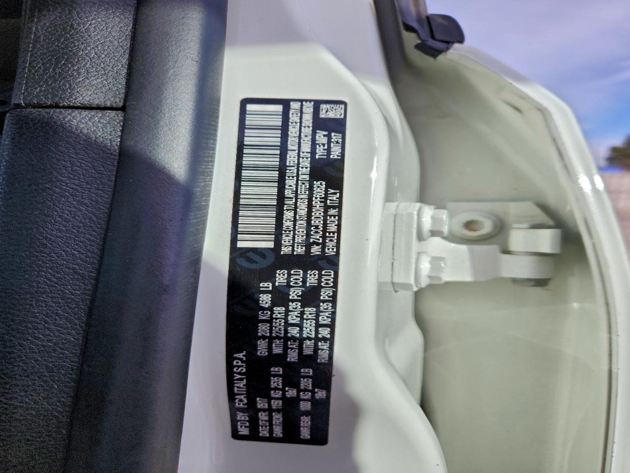 2017 JEEP RENEGADE LIMITED photo 12