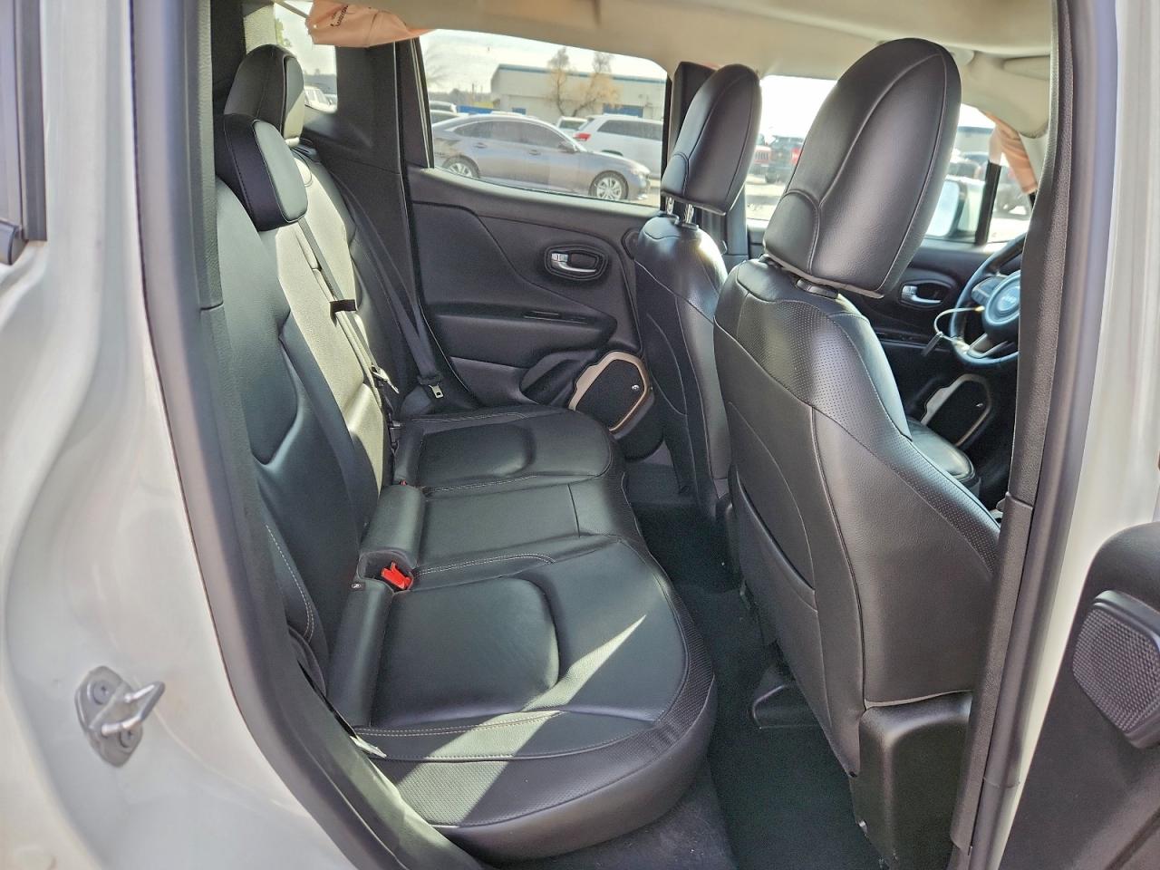 2017 JEEP RENEGADE LIMITED photo 10