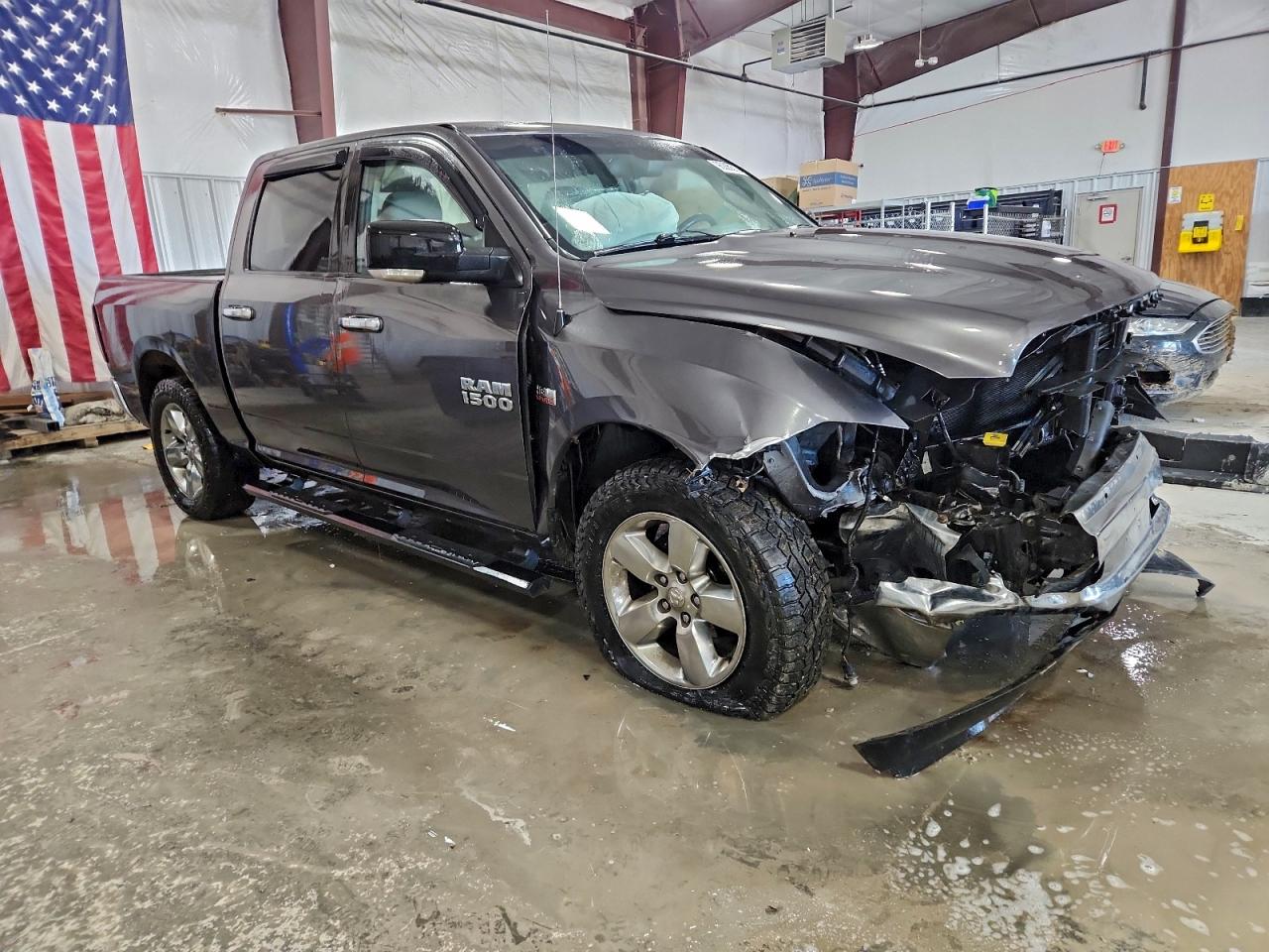 2014 RAM 1500 SLT photo 4